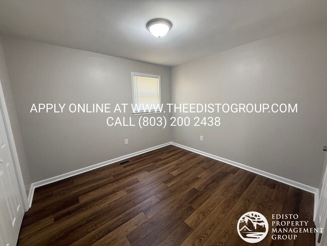 Building Photo - Updated 2BR Home with Large Yard & Carport Near Town