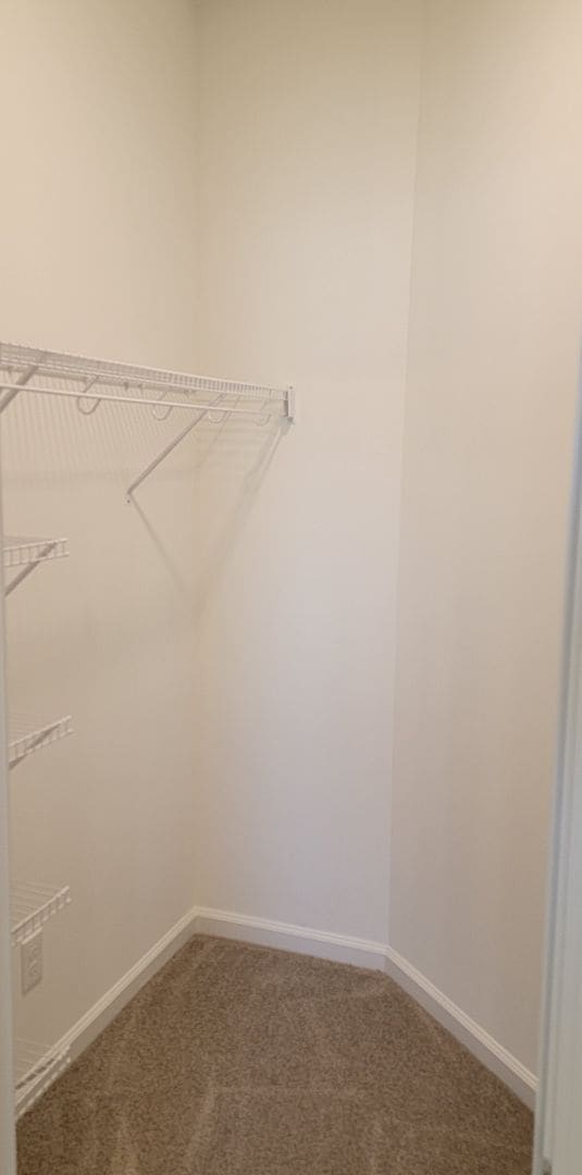 Building Photo - BEAUTIFUL HOME in the Desirable Hedgefield subdivision in Prattville.