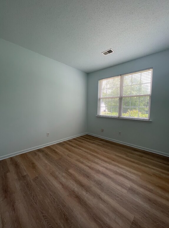 Building Photo - "Charming 3 Bed, 2 Bath Mauldin Home - Perfect for Your Family!"