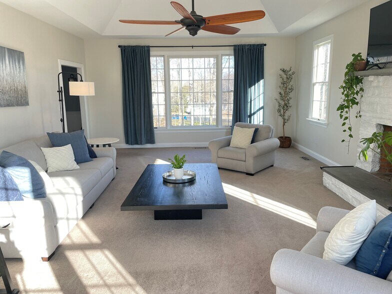 Living Room - 5 Jenny Rdg