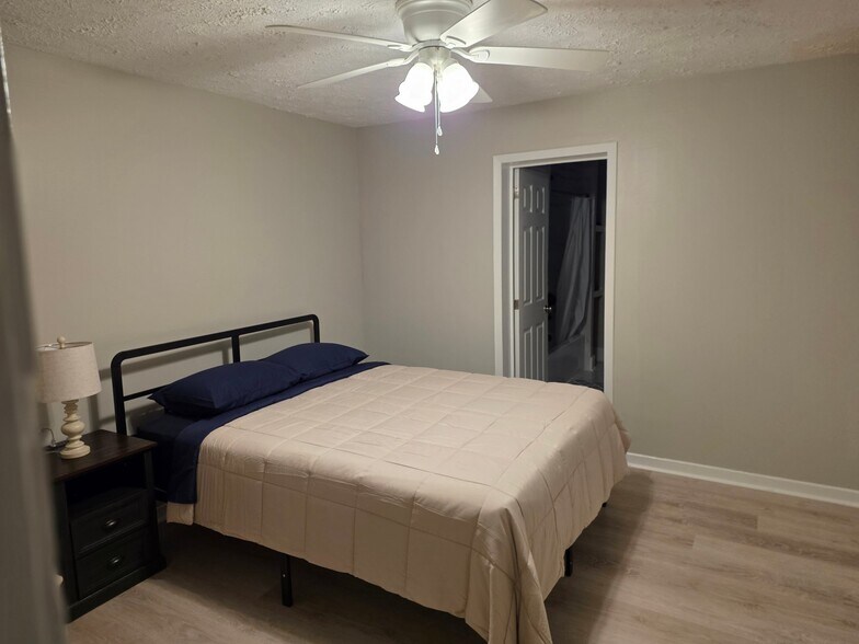 Building Photo - 4453 Pharr Ave