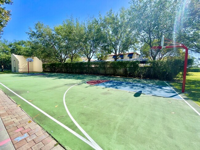 Building Photo - 3130 Millwood Terrace
