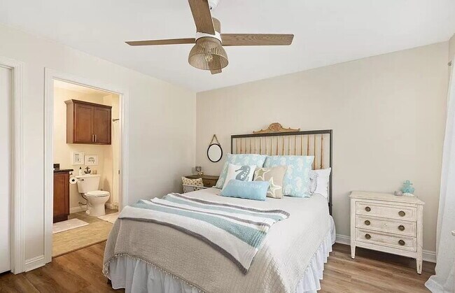 Building Photo - Upscale Living at Its Finest