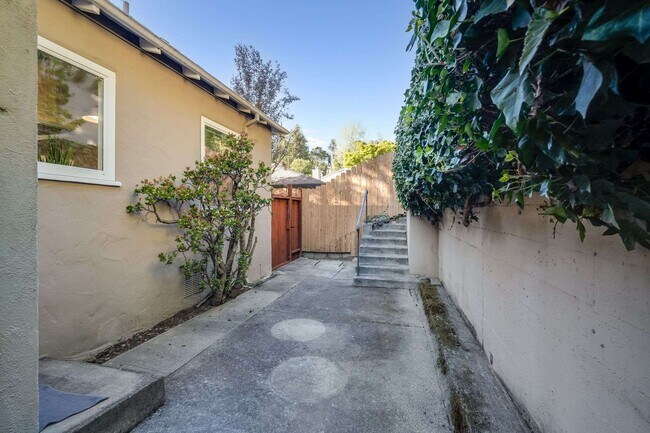 Building Photo - 5608 Colton Blvd