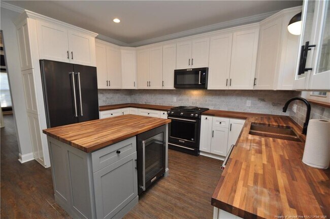 Building Photo - 124 Shadow Mountain Ln