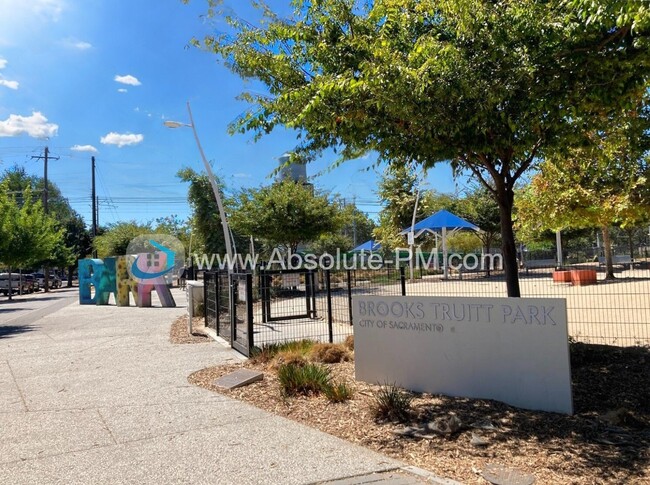 Building Photo - Amazing 2 Bed 2 Bath Newly Upgraded Unit i...