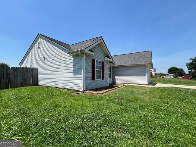 Building Photo - 1229 Clearwater Dr