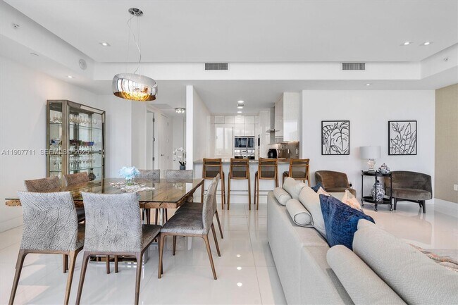 Building Photo - 17475 Collins Ave