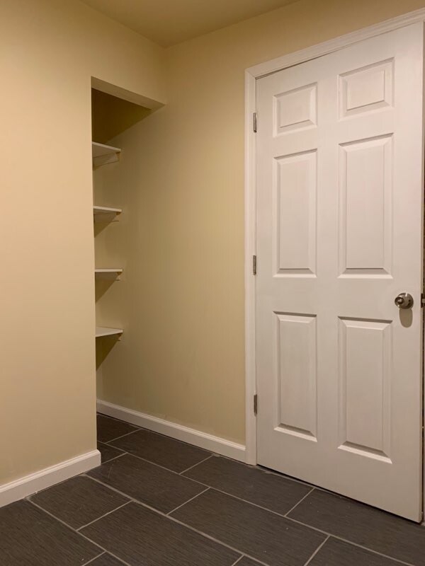 Building Photo - 24 E Silver St