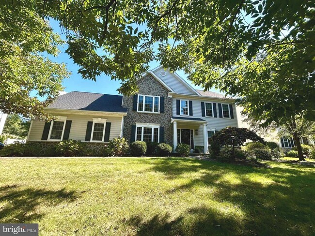 Building Photo - 3879 Charter Club Dr