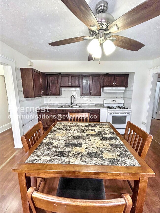 Primary Photo - 1794 W 54th St