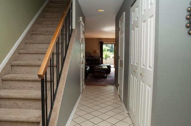 Building Photo - 10 Esprit Ter