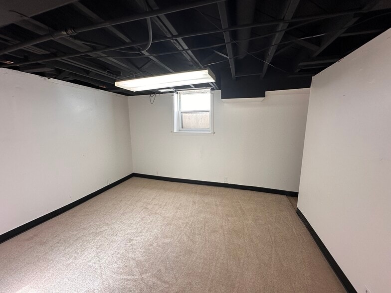 Building Photo - 847 N Terrace Dr