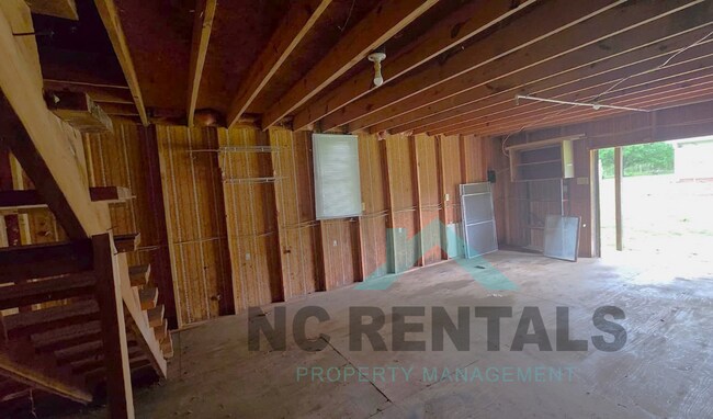 Building Photo - 2300 Carlford Rd
