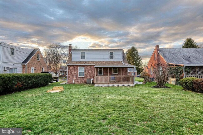 Building Photo - 3 Bedroom Brick Cape Cod in York Suburban School District!
