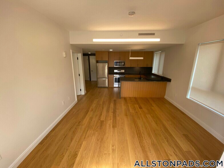 Building Photo - 83 Gardner St