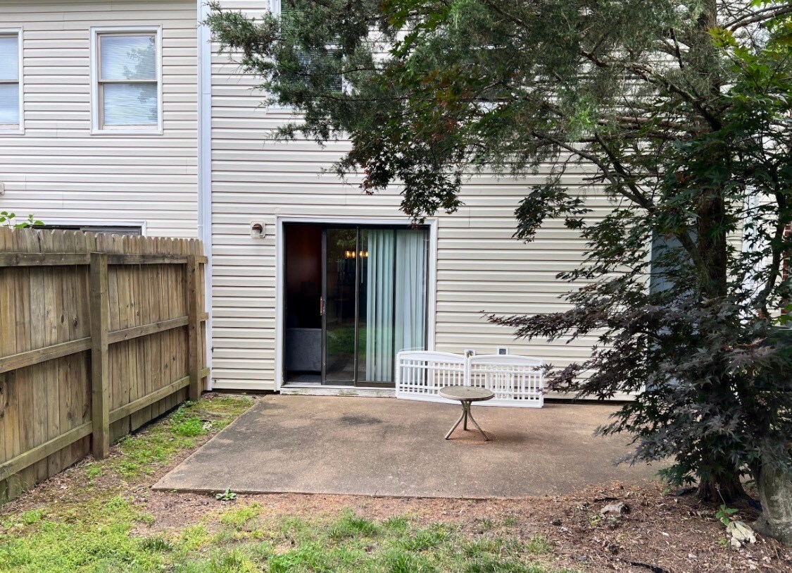 Building Photo - 2272 High Bush Cir