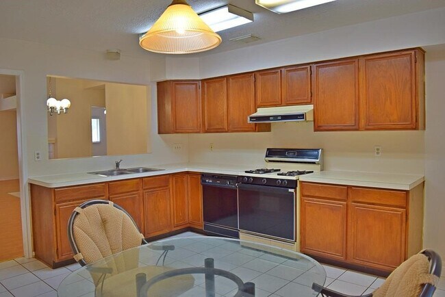 Building Photo - 11034 Springsong Dr