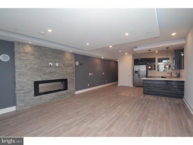 Building Photo - 2564 Frankford Ave