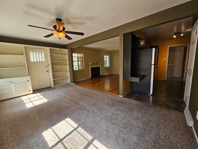 Building Photo - Spacious SE Denver Ranch - Virginia Villag...