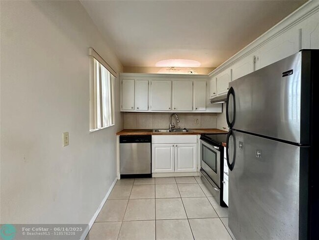 Building Photo - 378 Durham Cir