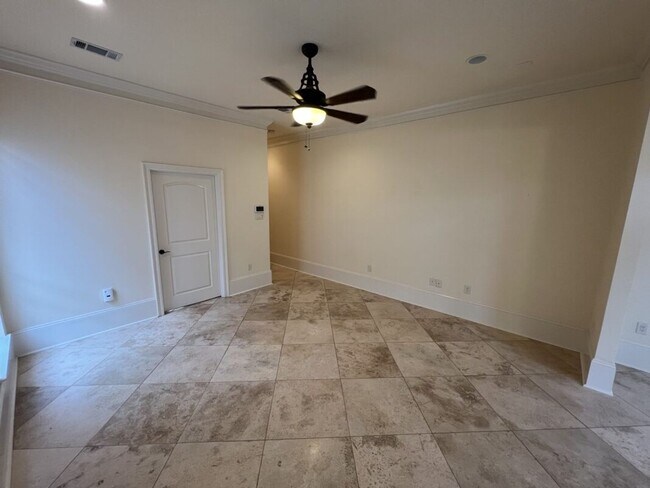 Building Photo - Elegant Two-Story Home with Outdoor Kitchen in Desirable Shadows Lake