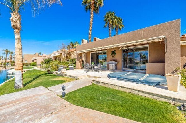 Building Photo - 142 Lakeshore Dr