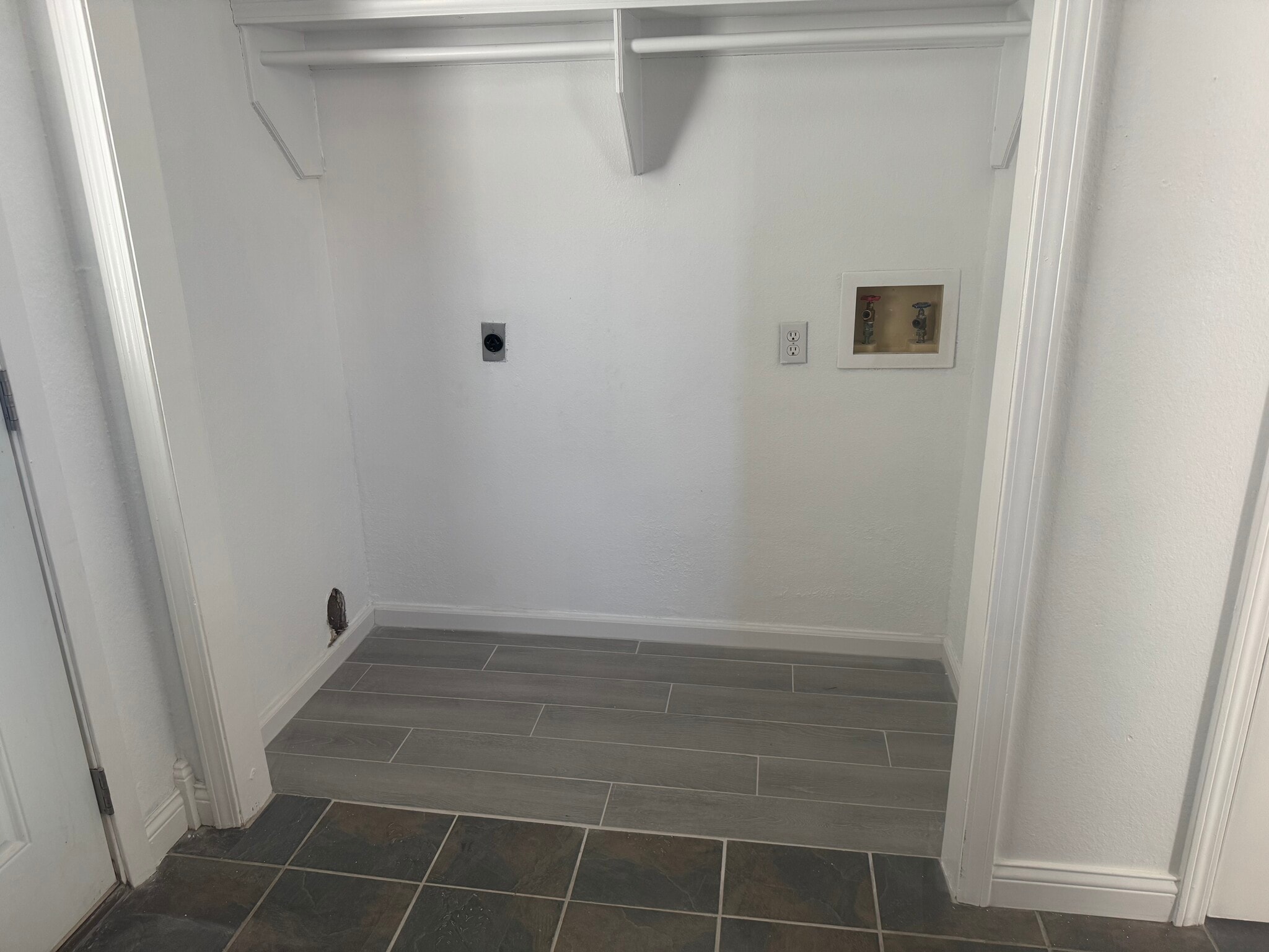 Building Photo - 4517 Jamaica Pl