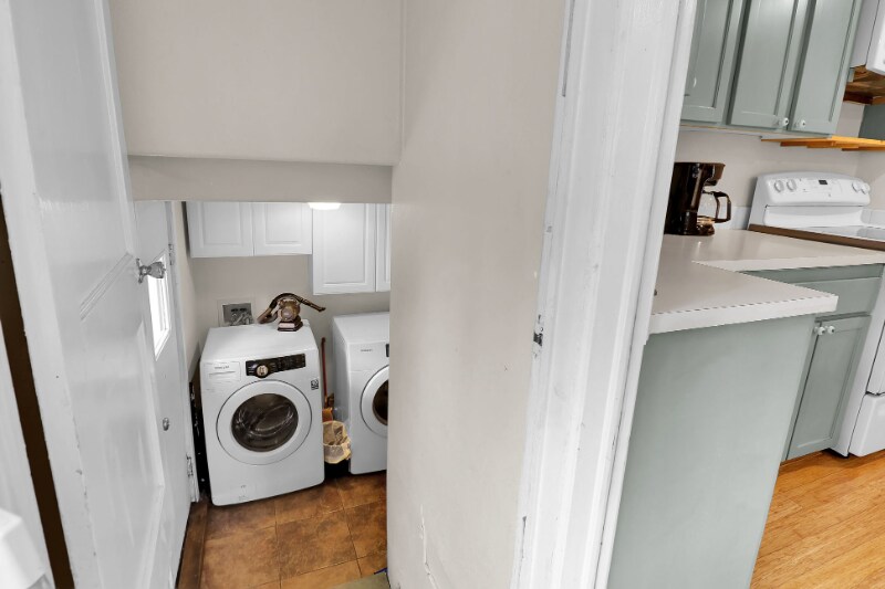 Building Photo - 2765 E 18th Ave