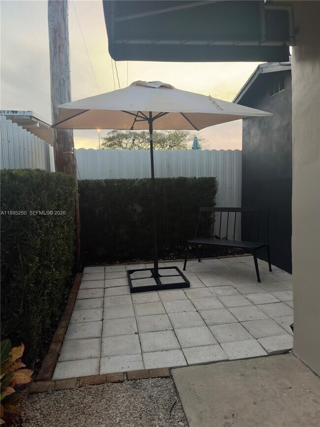 Building Photo - 11611 NW 57th Ct