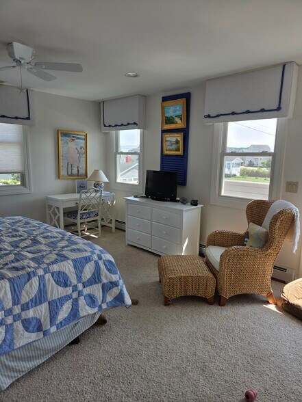 Primary bedroom - 35 Pine Island Rd