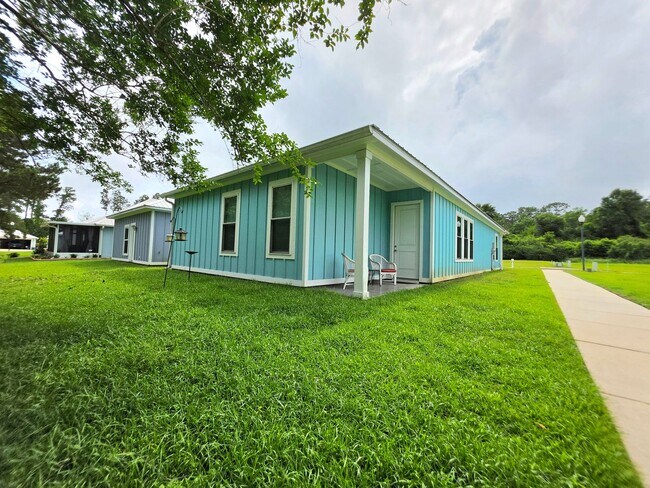 Building Photo - Lovely Furnished 3/2 in Bella Vista of Foley