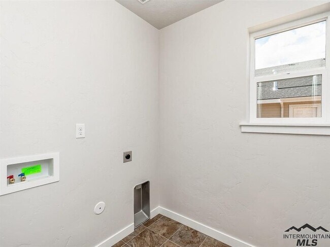 Building Photo - 3 Bedroom House For Rent with High End Finishes-Available Aug 5th!