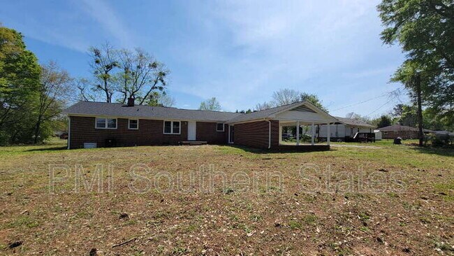 Building Photo - 104 Madison Cir