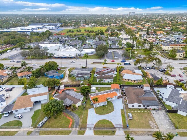 Building Photo - 1230 SW 86th Ct