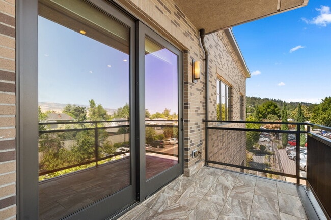 Building Photo - 175 Lithia Way