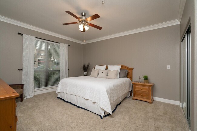 Building Photo - 2299 Lone Star Dr