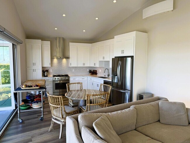 Building Photo - 1305 Blue Sky Dr