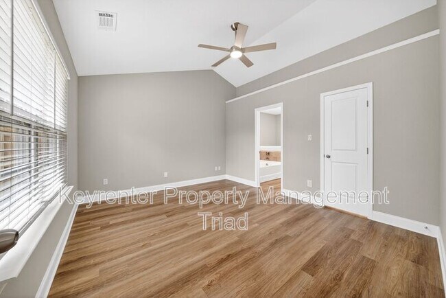 Building Photo - 1153 Hawick Dr