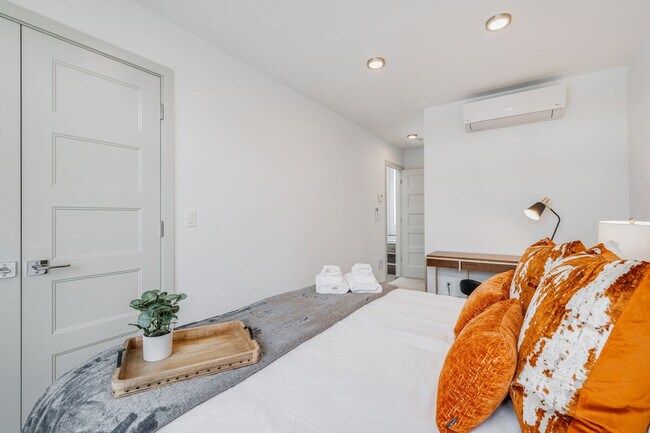 Building Photo - 4613 Dayton Ave N