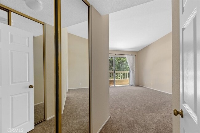 Building Photo - 41 Alondra