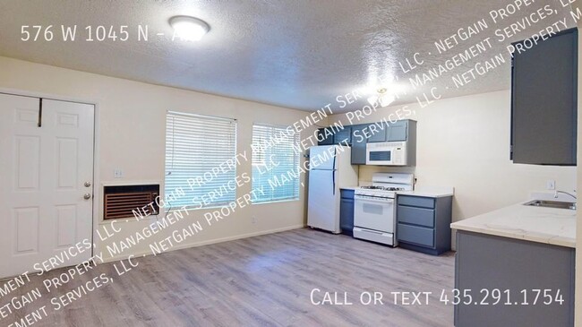 Building Photo - 576 1045