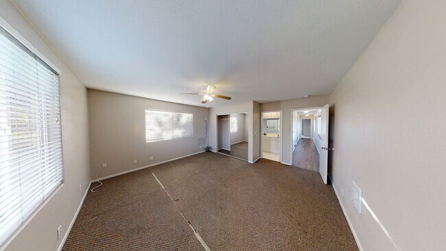 Building Photo - HUGE 10BR House on Montezuma!! - Large Private Parking Lot & Courtyard! - Right Next to Campus