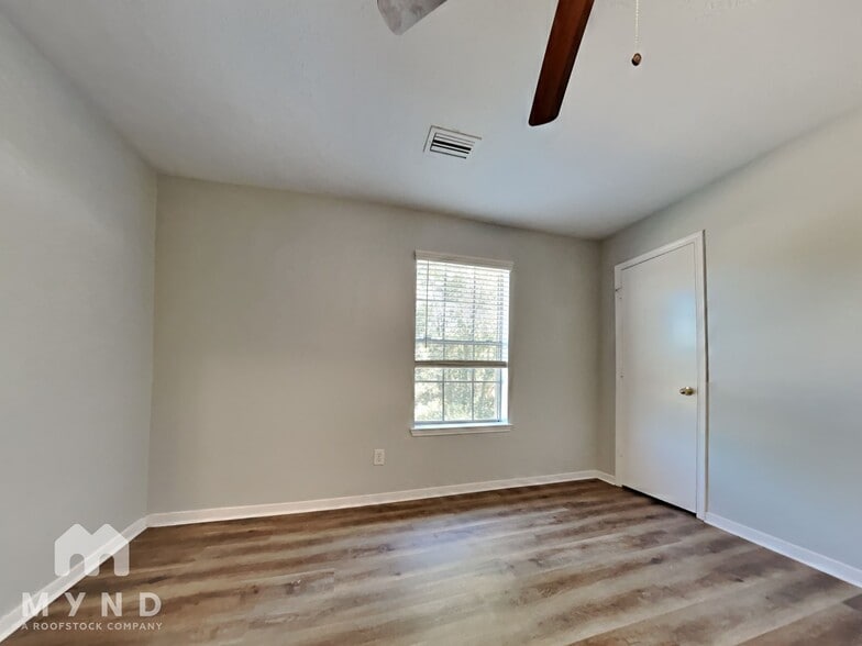 Building Photo - 22715 Tara Way Dr