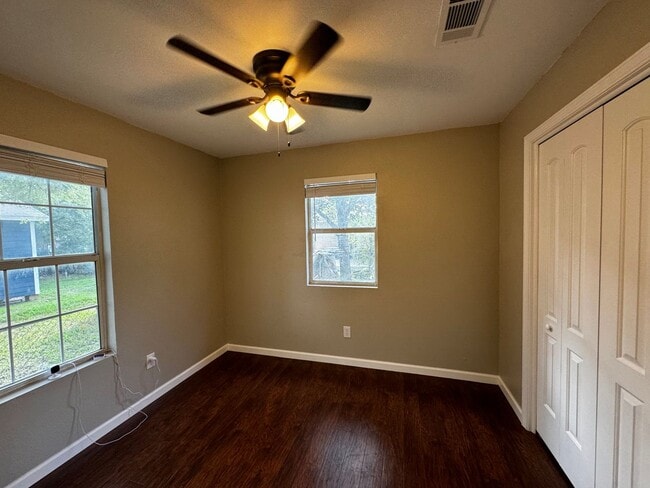 Building Photo - BUENA VISTA