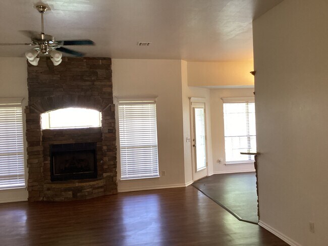 Building Photo - 17552 Zinc Dr