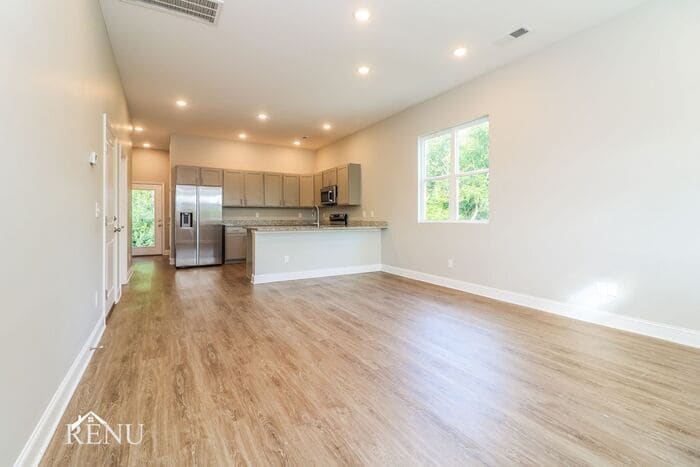 Building Photo - 5377 Lynnland Terrace