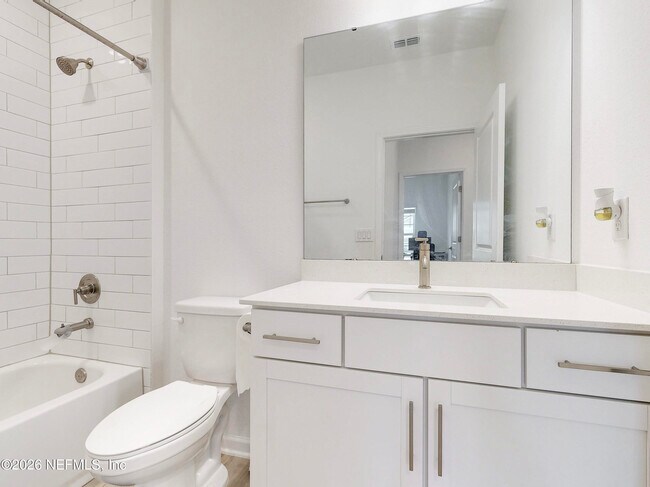 Building Photo - 401 Archstone Wy