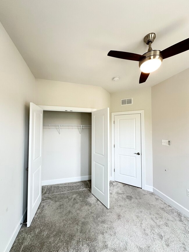 Building Photo - 131 Albany Pl