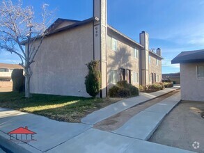 Building Photo - 649 Ridgecrest